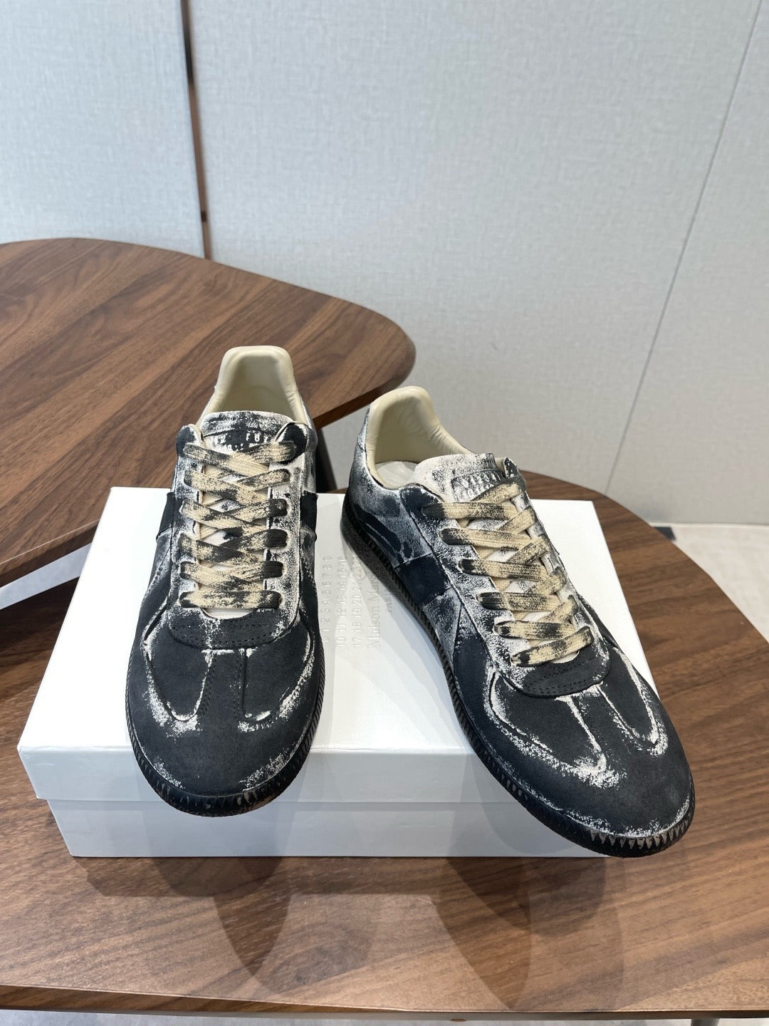 Maison Margiela Replica Low "Grafit Paint" White/Black