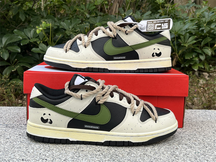 NIKE DUNK SB LOW PANDA Branco Preto e Verde