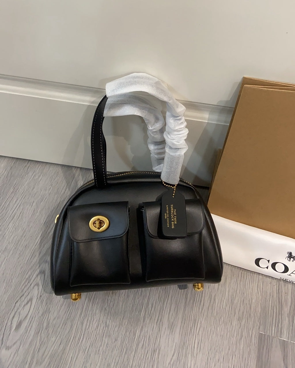 Coach Twin Turnlock Satchel Bag 20 Black Ferragens Douradas
