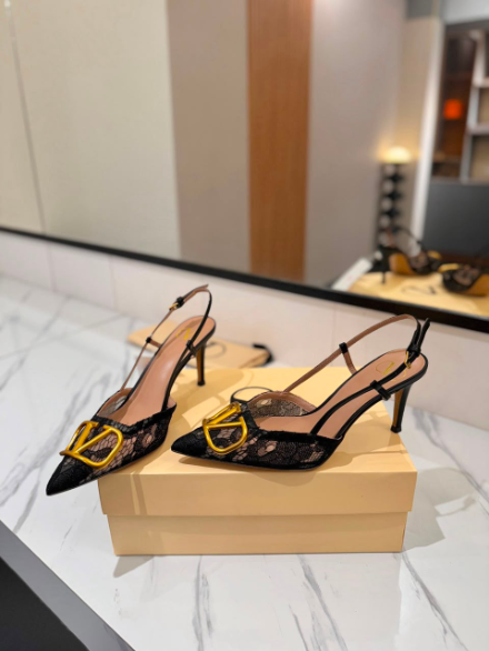 Scarpin Slingback VLogo Signature em Renda