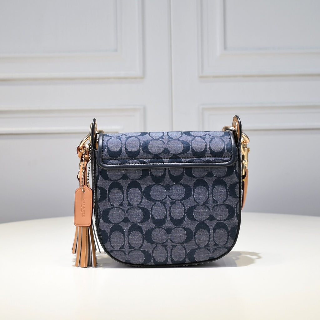 Coach Kleo Saddle Bag em Signature Chambray Navy Blue
