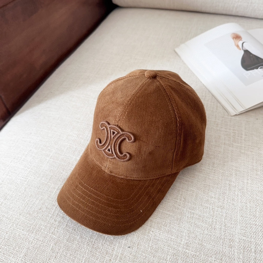 Boné Celine Brown