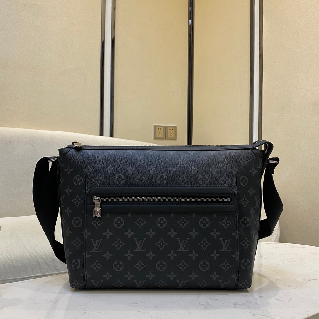 LOUIS VUITTON Odessey MM Shoulder Bag M44224