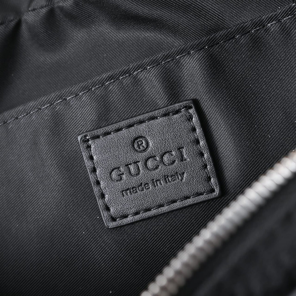 Gucci GG Supreme Small Camera Bag
