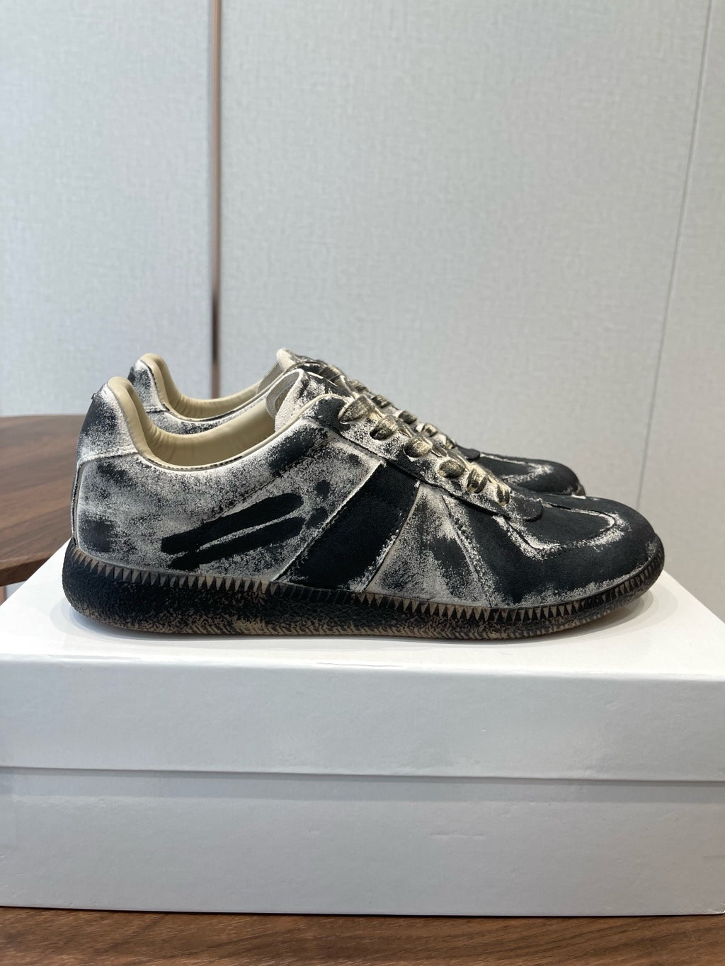 Maison Margiela Replica Low "Grafit Paint" White/Black