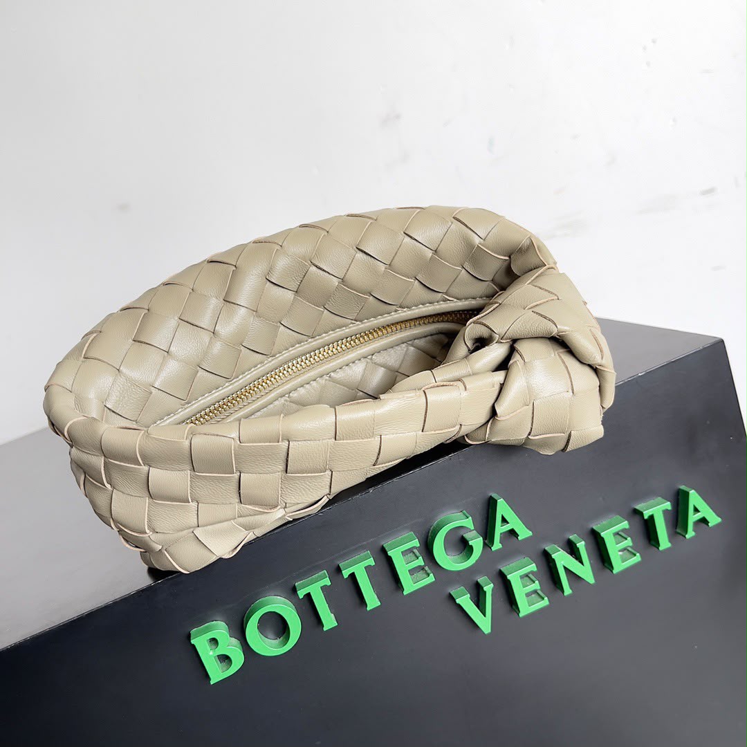 Bottega Veneta Mini Jodie knot Travertine