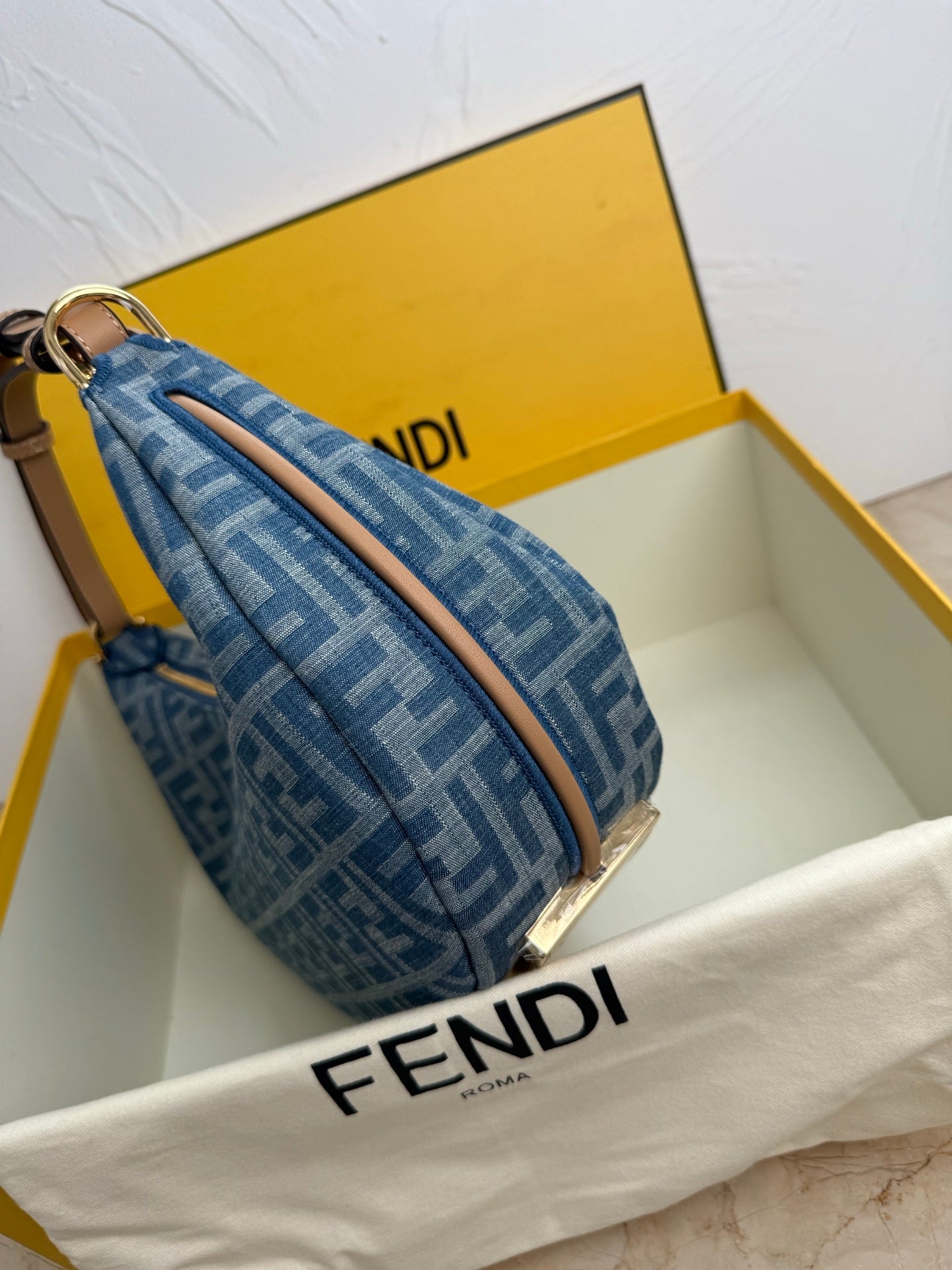 Fendi Fendigraphy Small Azul