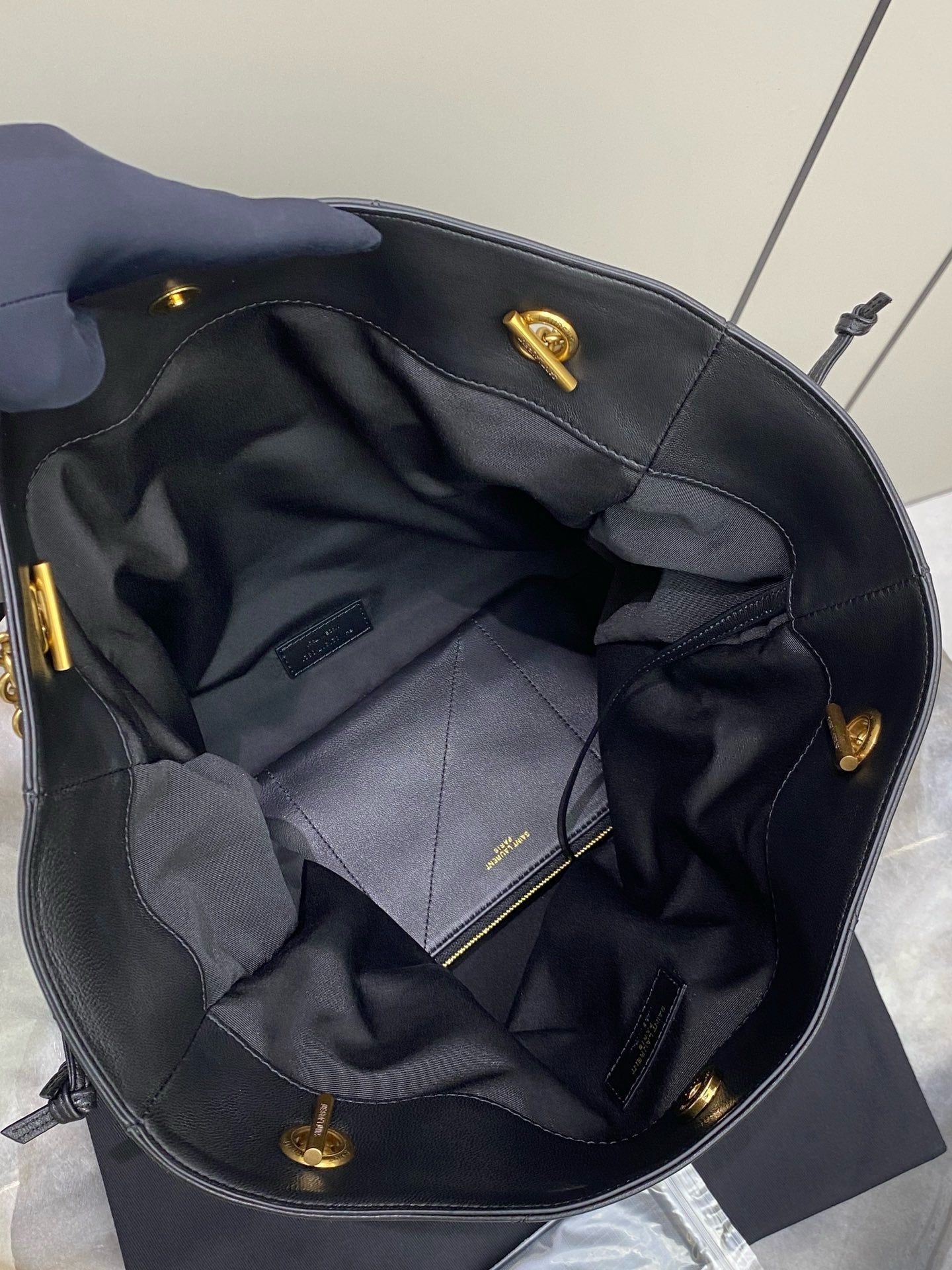 Saint Laurent Jamie 4.3 Shopping Tote Black Gold With Pouch
