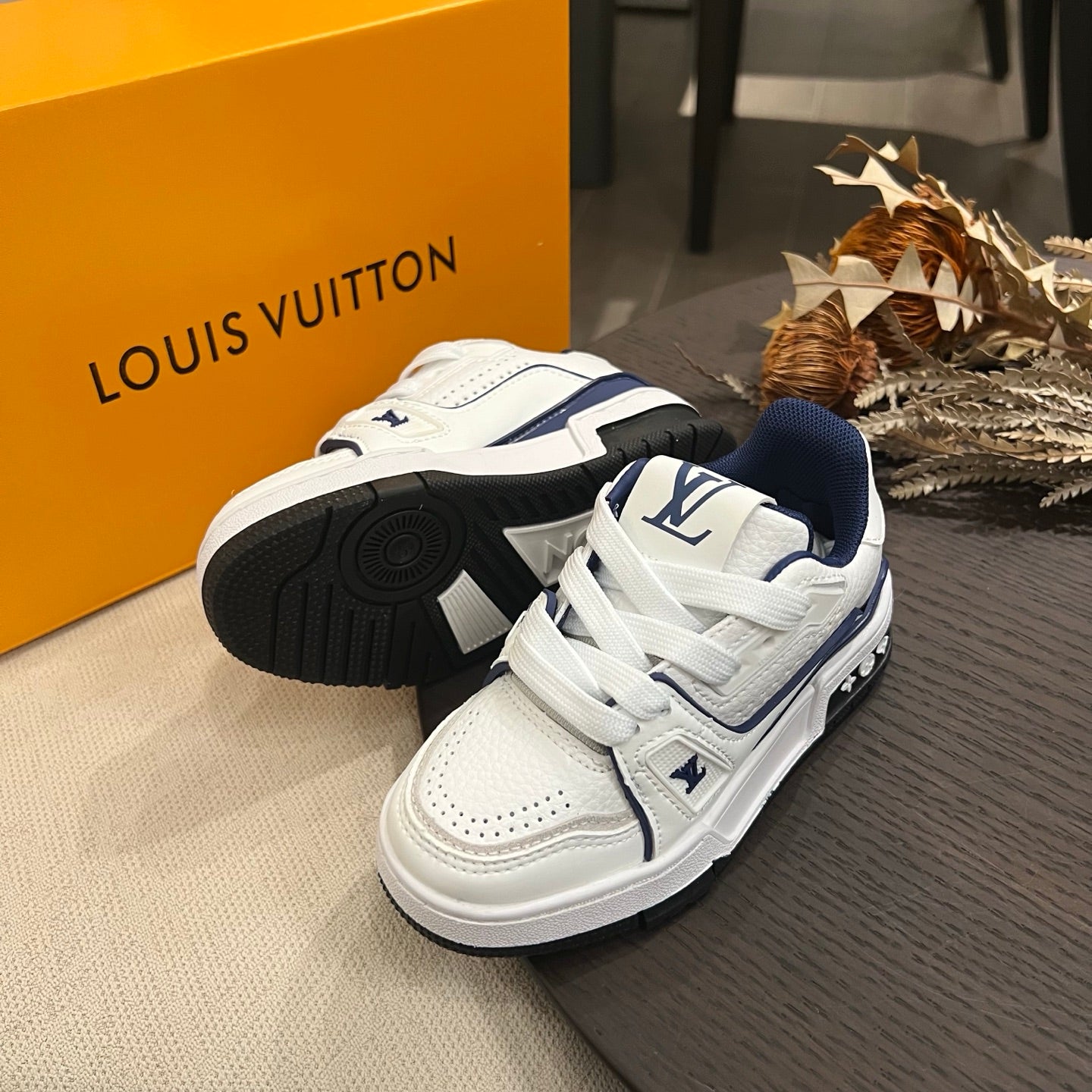 Trainer 54 LV  Blue and White Infantil