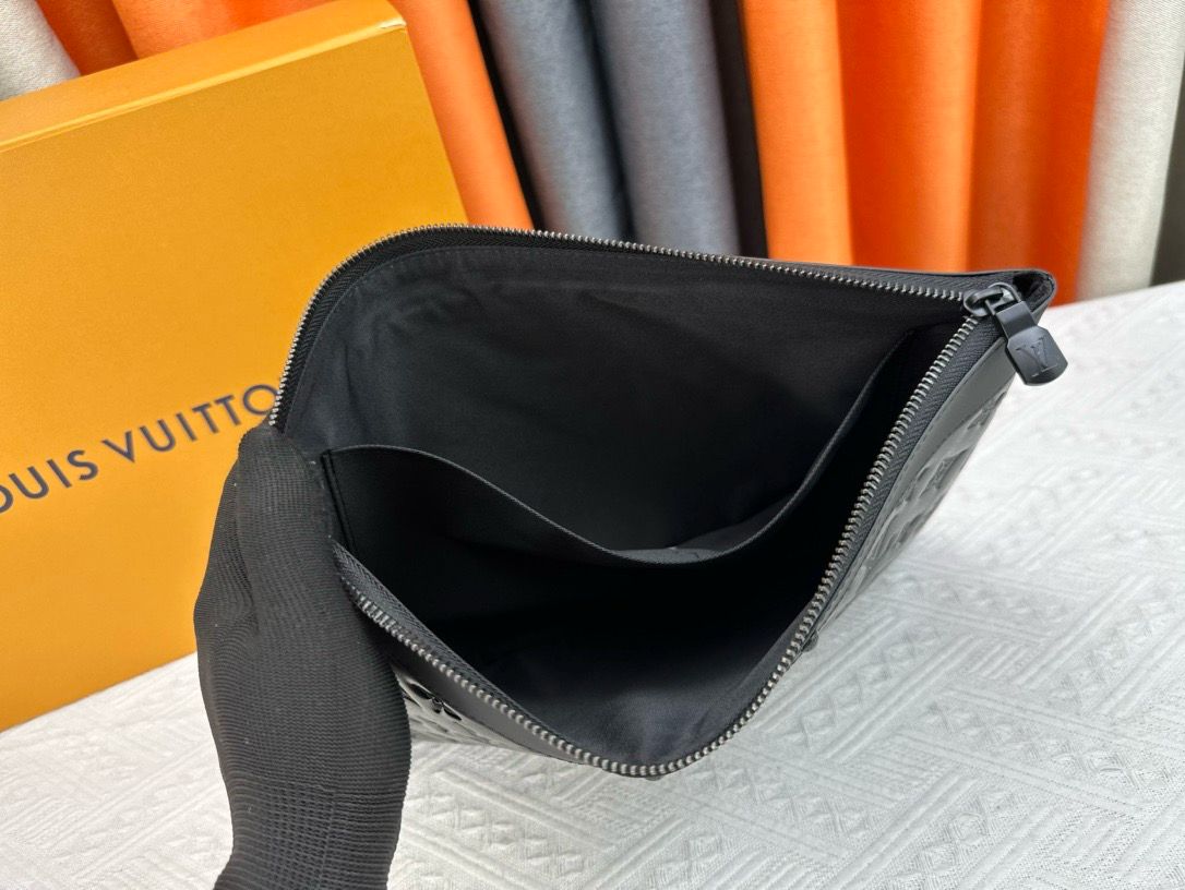 Clutch Louis Vuitton Monogram Black (Pronta Entrega)