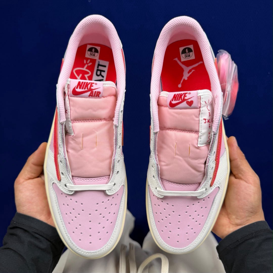 Air Jordan 1 Low x Travis Scott Tropical Pink
