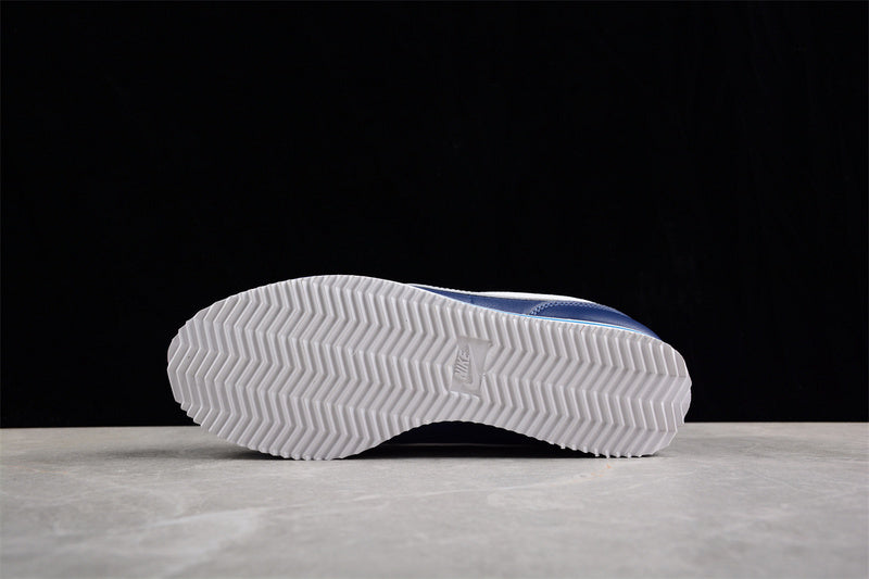 Nike Cortez Azul e branco .