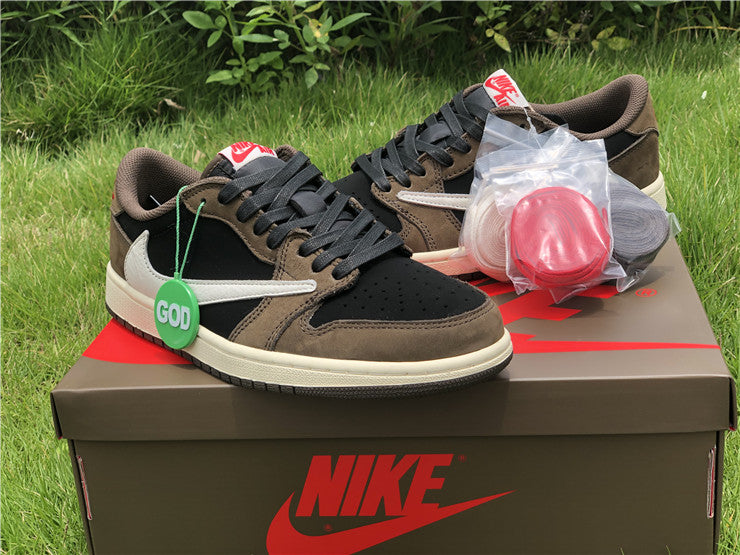 Jordan 1 Retro Low OG SP Travis Scott Dark Mocha CQ4277-001.