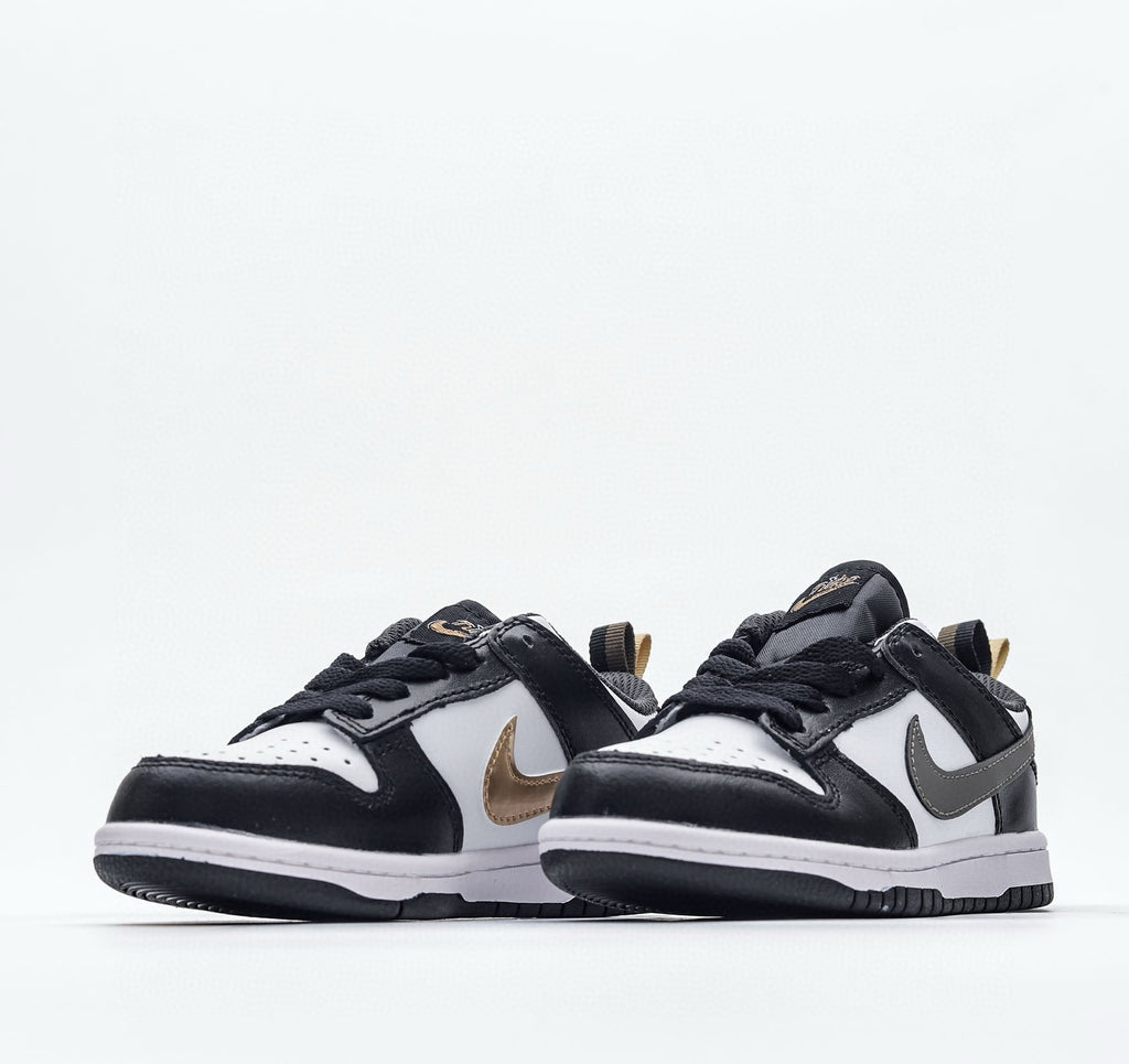 Nike Dunk Low SE GS "Pull Tab" (Black/White Metallic) Infantil