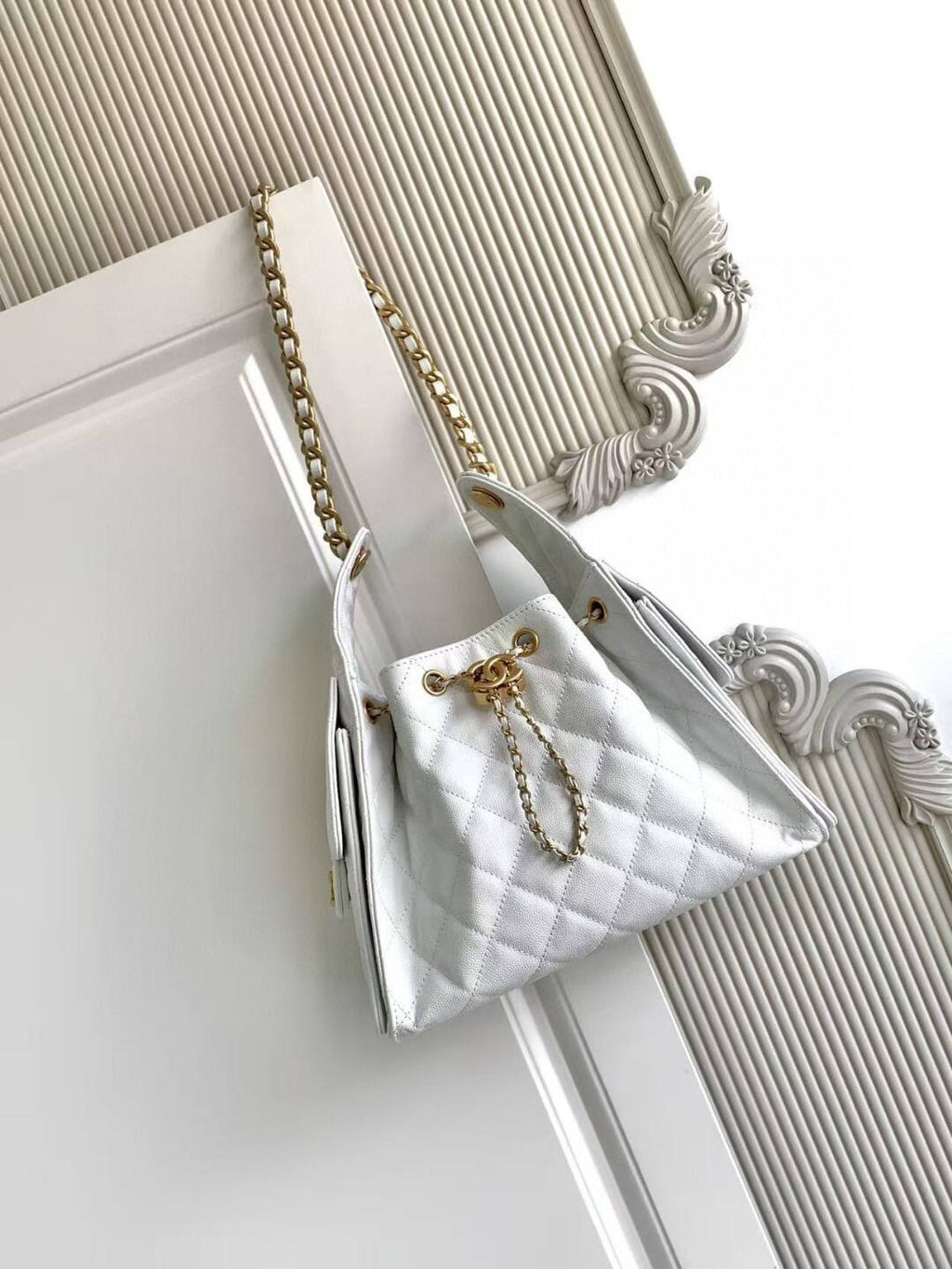 Bolsa Hobo  Chanel 25 White Small