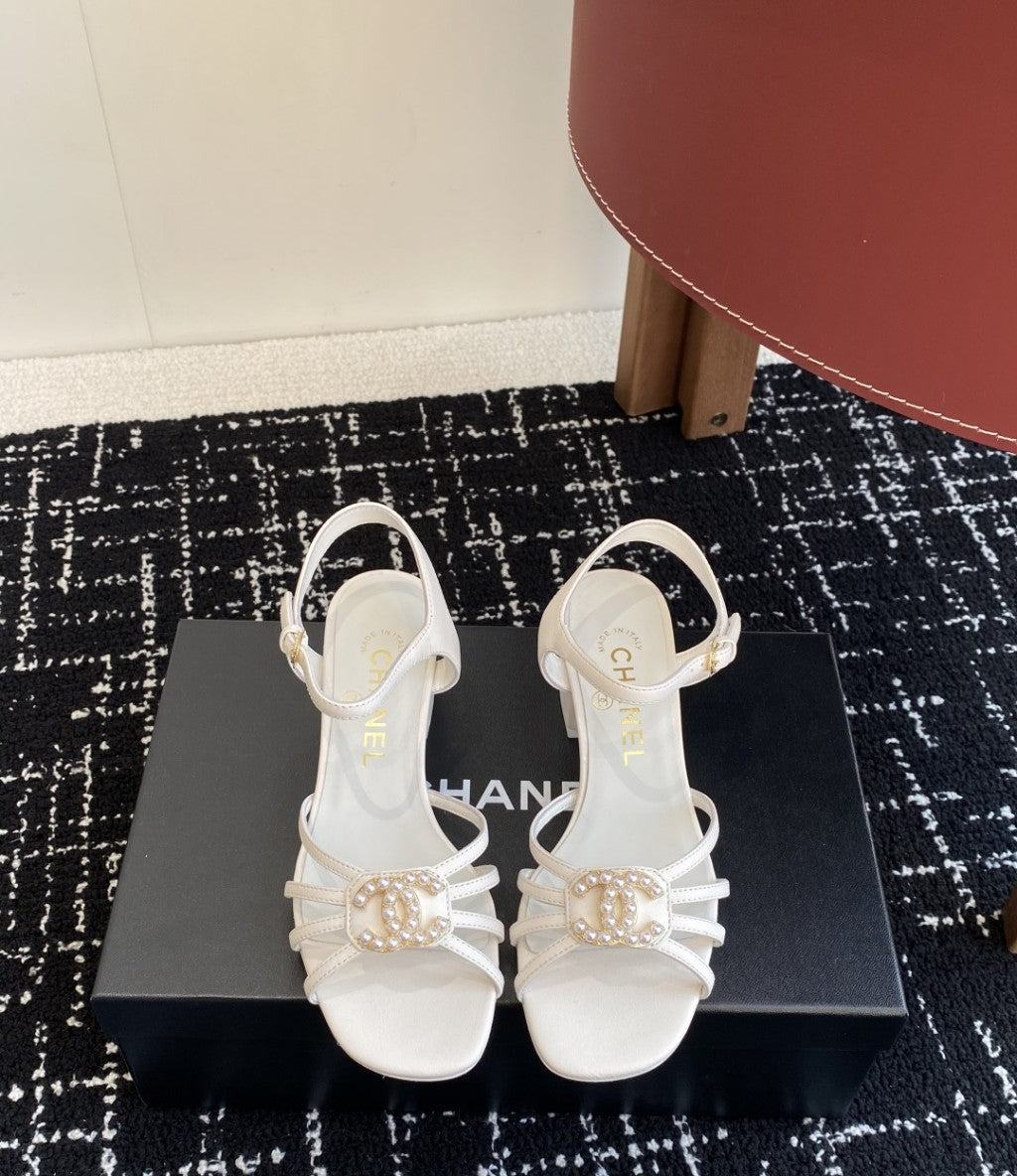 Chanel Interlocking CC Strappy Block Heel Sandal White. Salto 4,5 cm.