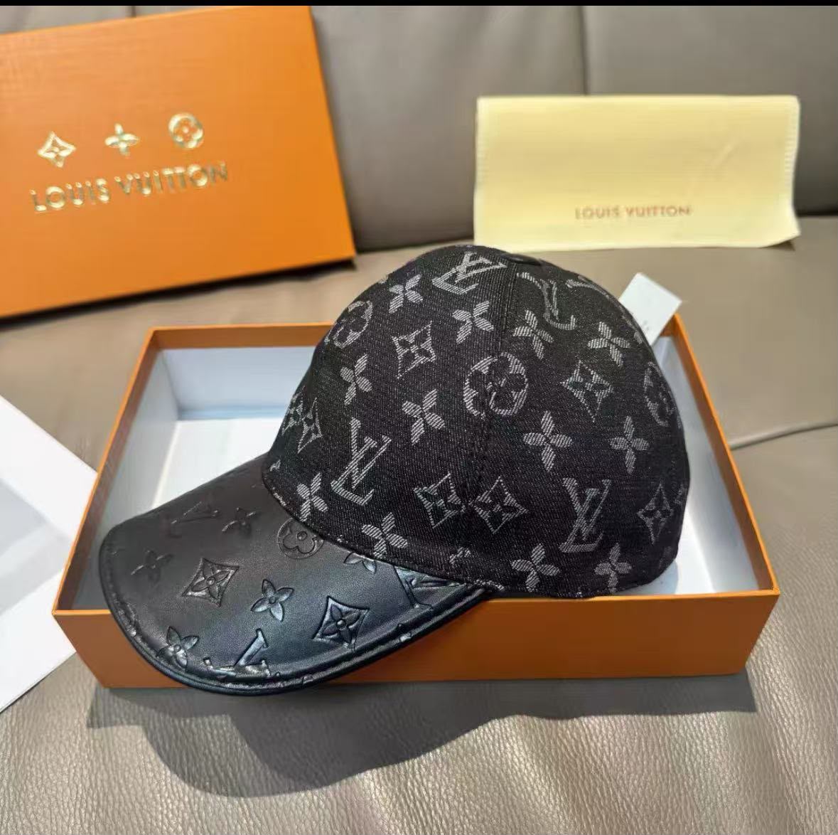 Louis Vuitton Monogram Carry On Baseball Cap