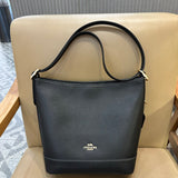 Coach Jude Duffle Bag em Signature Canvas Black Ferragens Douradas