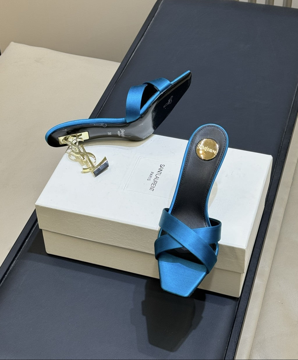 Saint Laurent  Mules Opyum Em Crepe De Cetim Azul Marinho