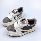Jordan 1 Retro  x Travis Scott Beige Infantil