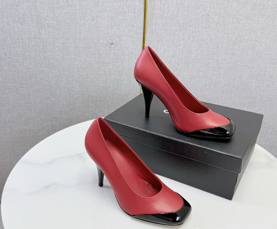 Chanel Square-Toe Cap-Toe Pumps in Red &  Black Leather. Salto 9 cm.