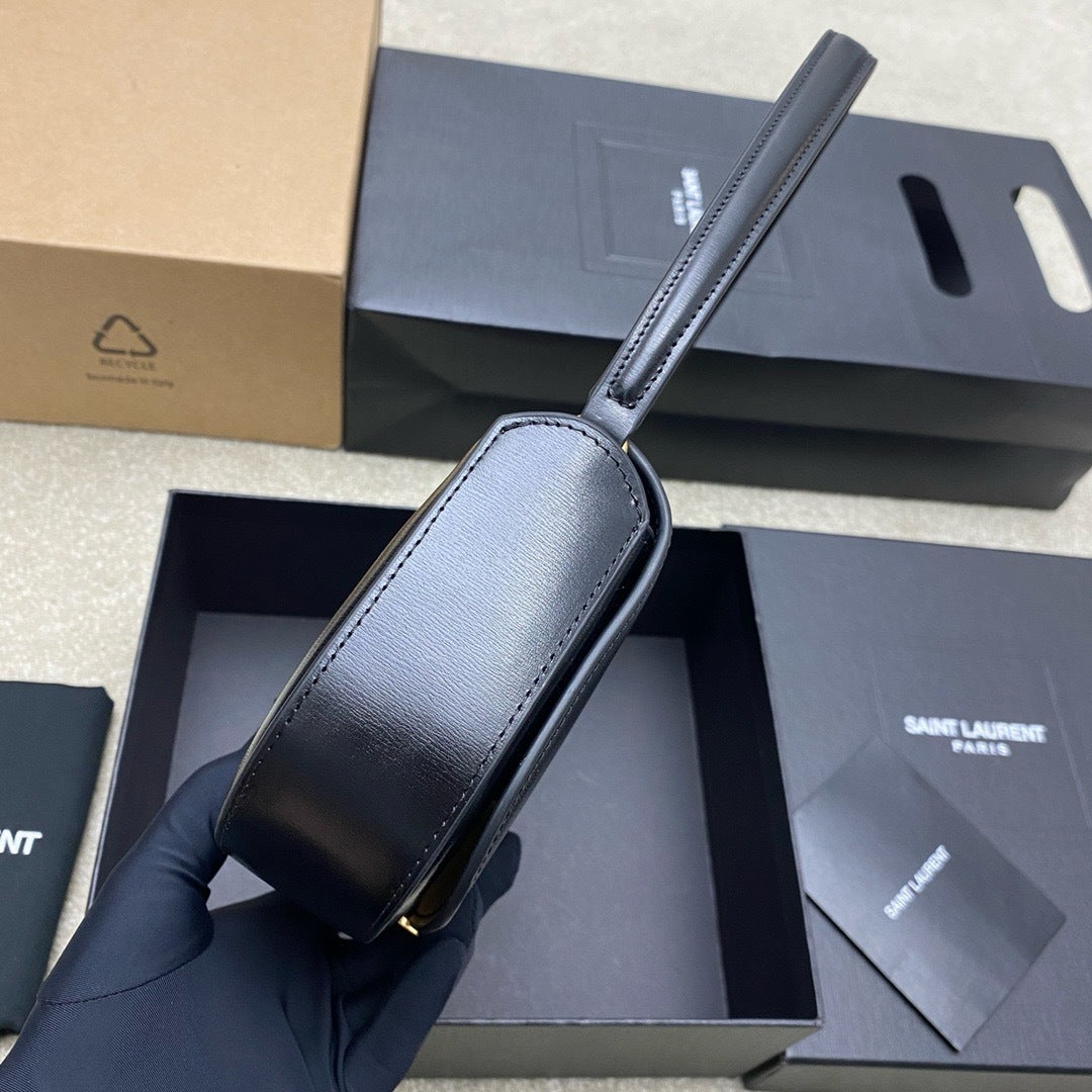 Saint Laurent Mini Voltaire in Box Black Ferragens Douradas
