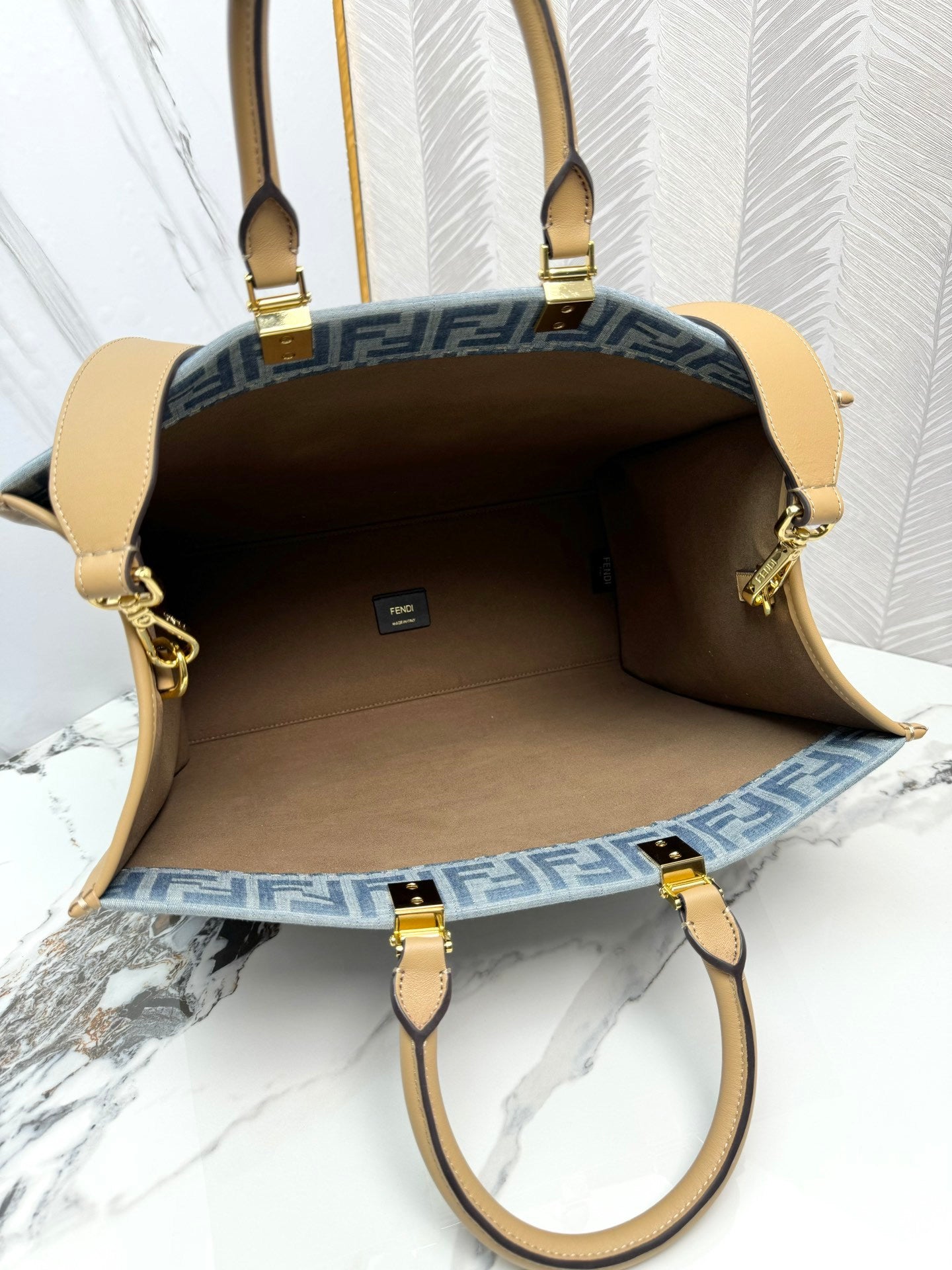 Fendi Sunshine Tote Roma
