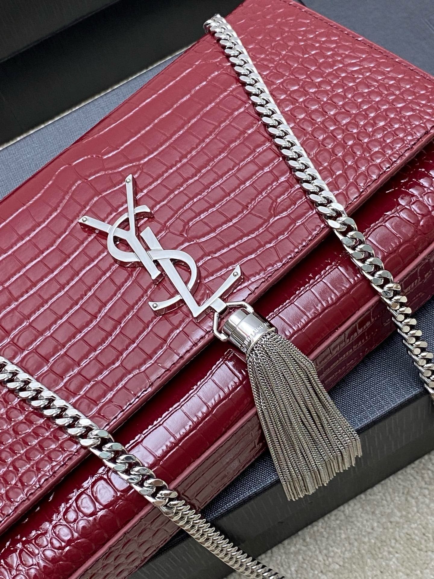 Saint Laurent Shoulder Bag Bordo Croc Ferragens Prata