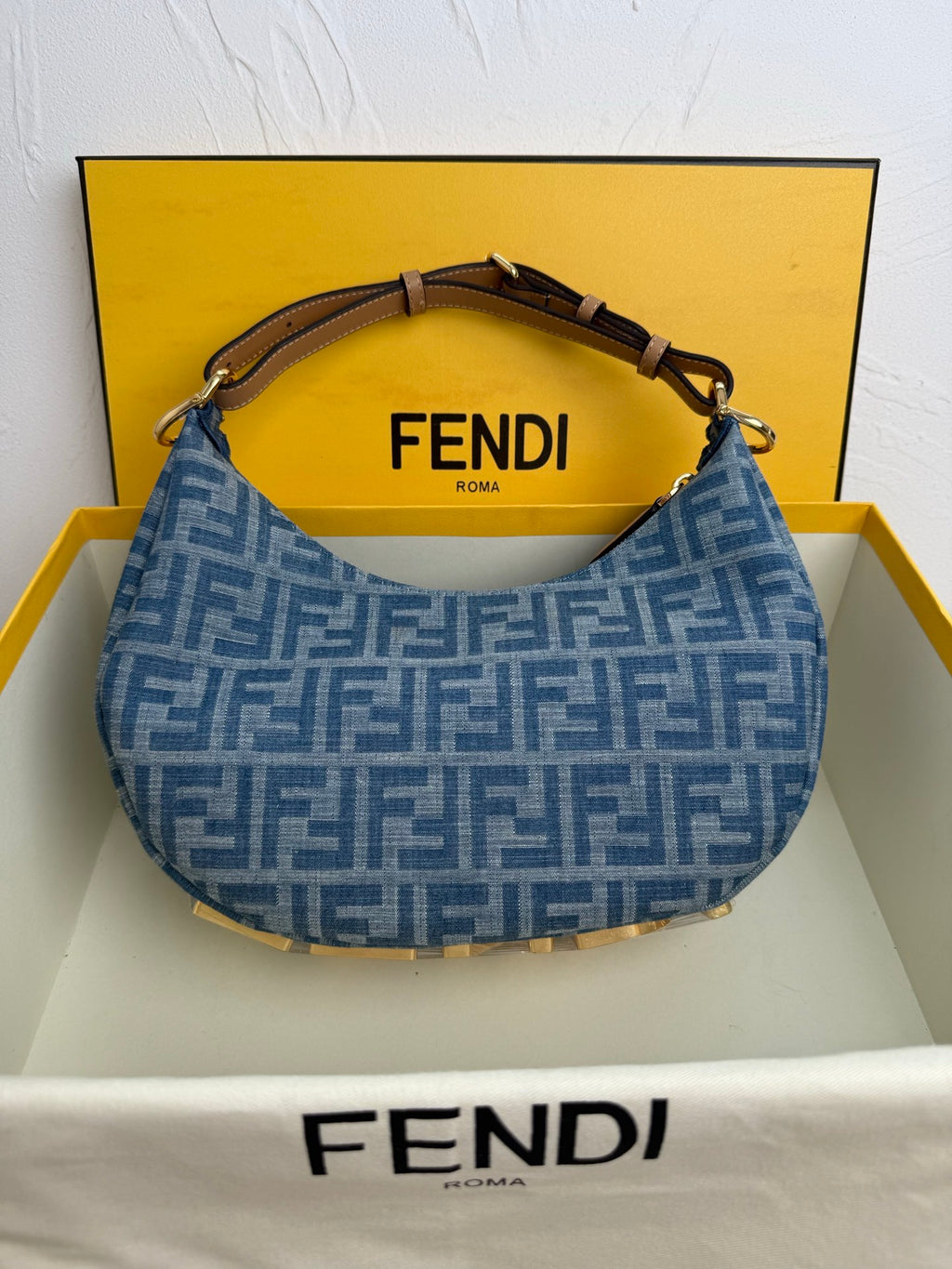 Fendi Fendigraphy Small Azul