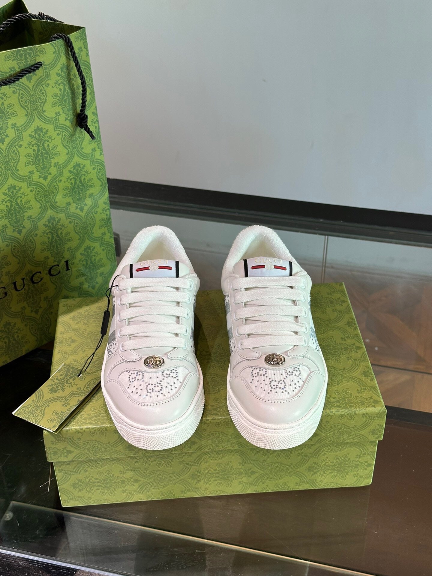Gucci Screener Light Grey Leather