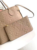 Louis Vuitton Neverfull MM Tourterelle