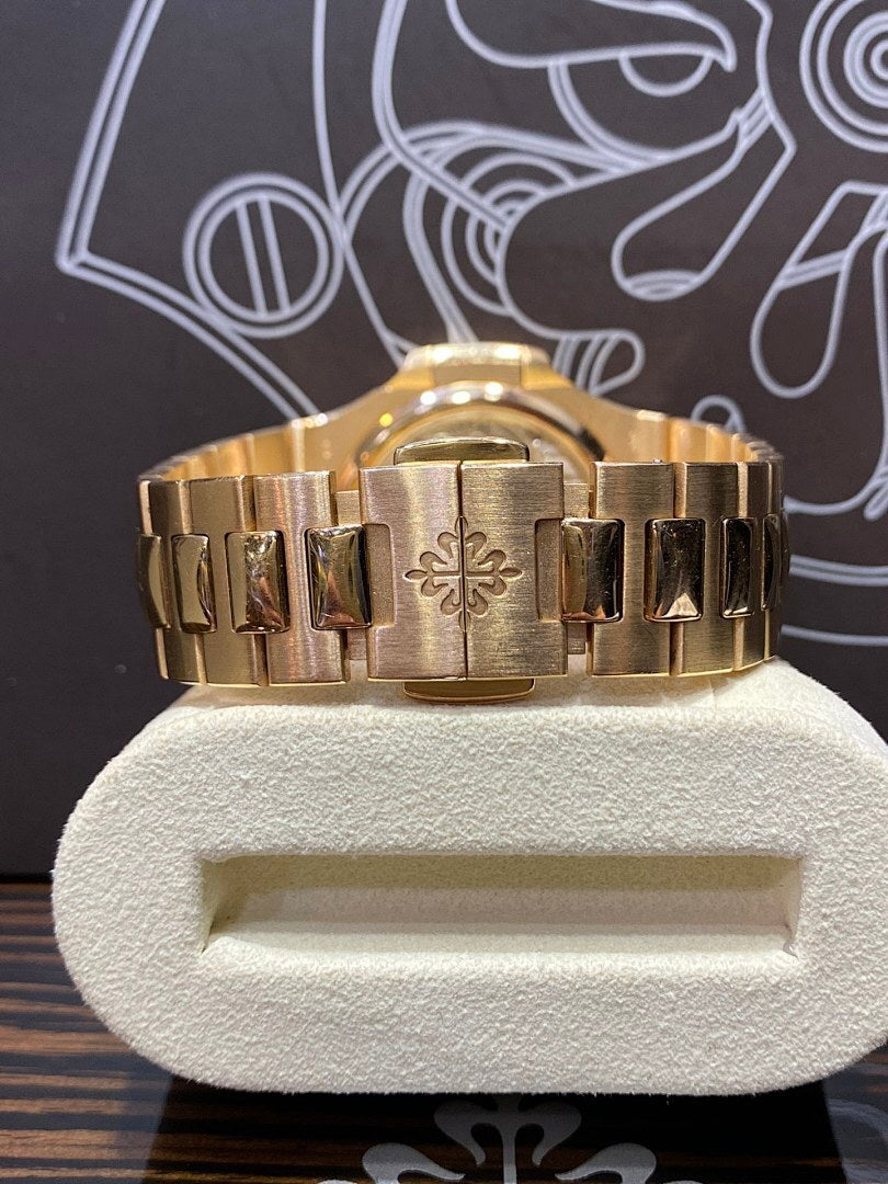 Relógio Patek Philippe Nautilus Bezel Set With Baguette Rubies
