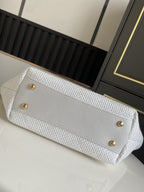 CHANEL Canvas com Efeito em Ráfia