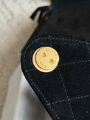 Bolsa Hobo  Chanel 25 em camurça Black