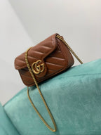 Bolsa GG Marmont Mini Matelassê Chevron Marrom