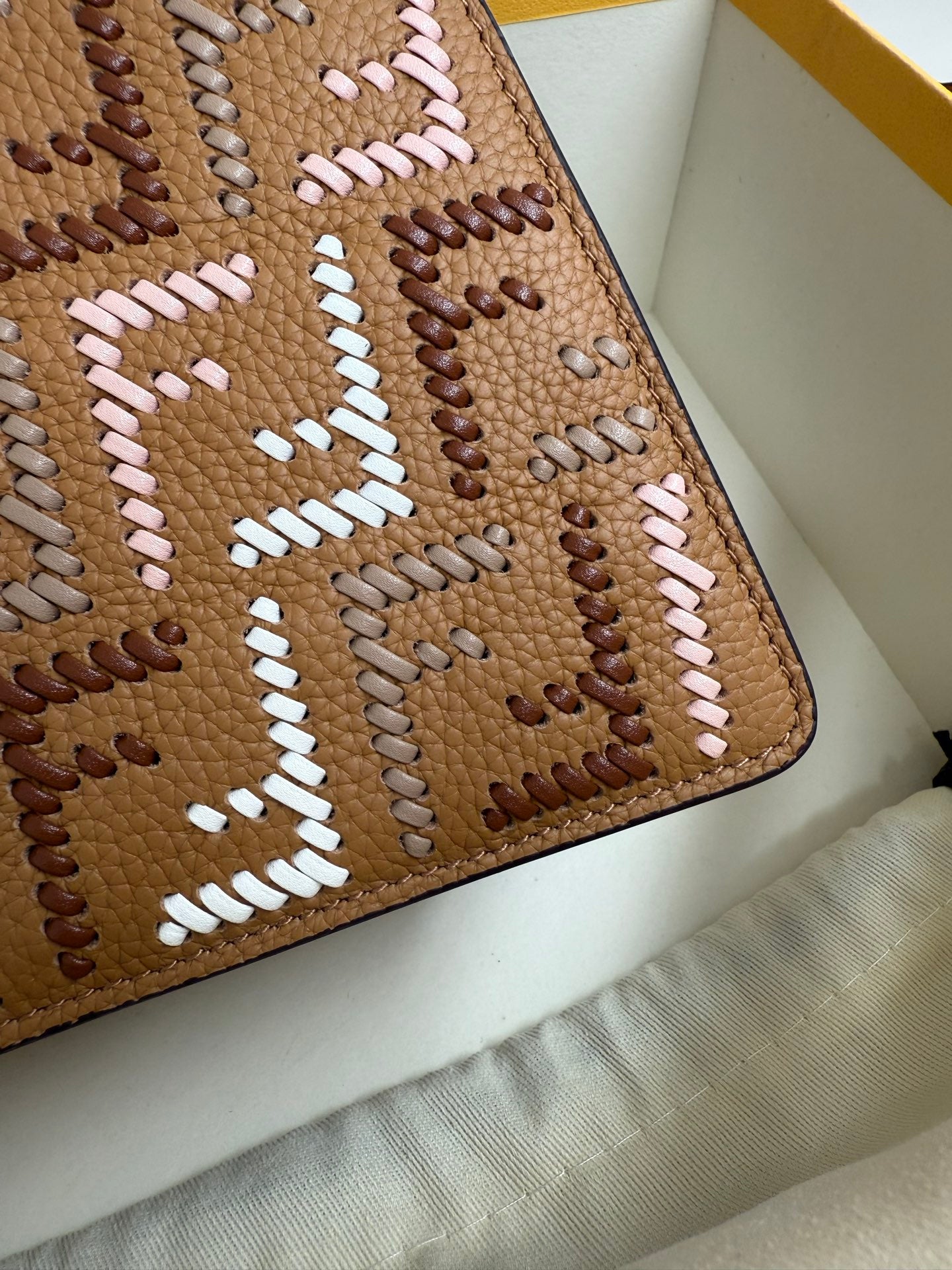 Fendi Peekaboo ISeeU FF Interlace Marrom