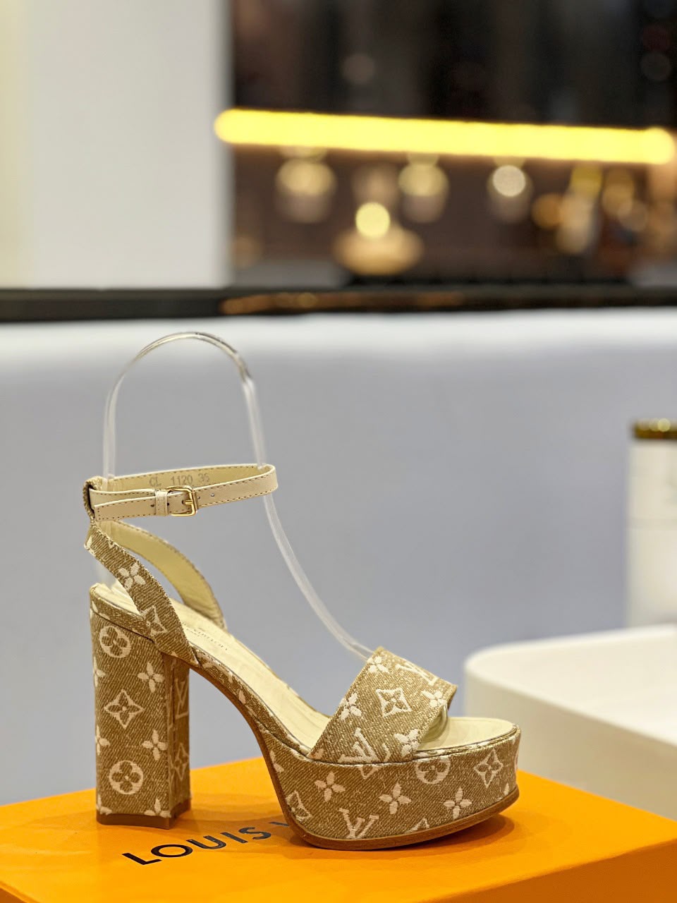 Sandália Louis Vuitton Flatform Maya platform