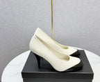 Chanel Square-Toe Cap-Toe Pumps in White. & Black Leather. Salto 9 cm.