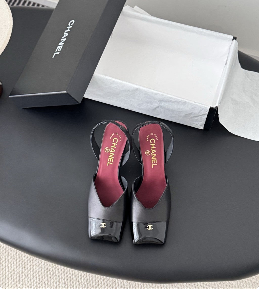 Chanel Slingback Block Heel  Black  Patent. Salto 9 cm.