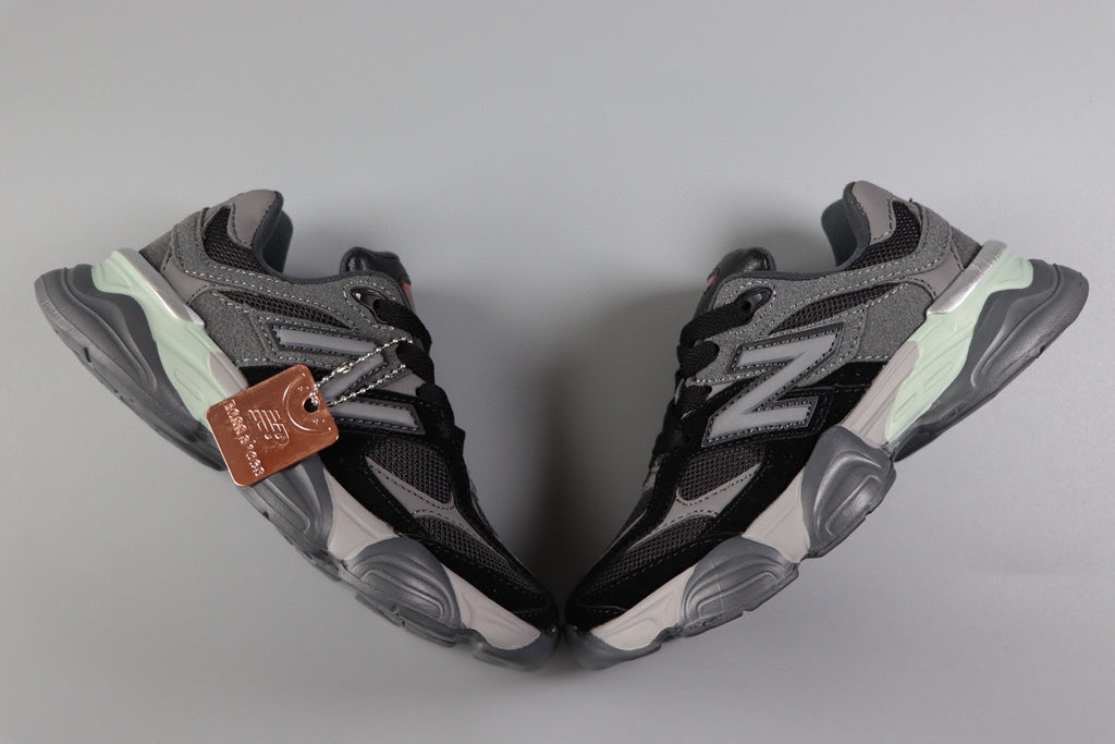 New Balance black infantil