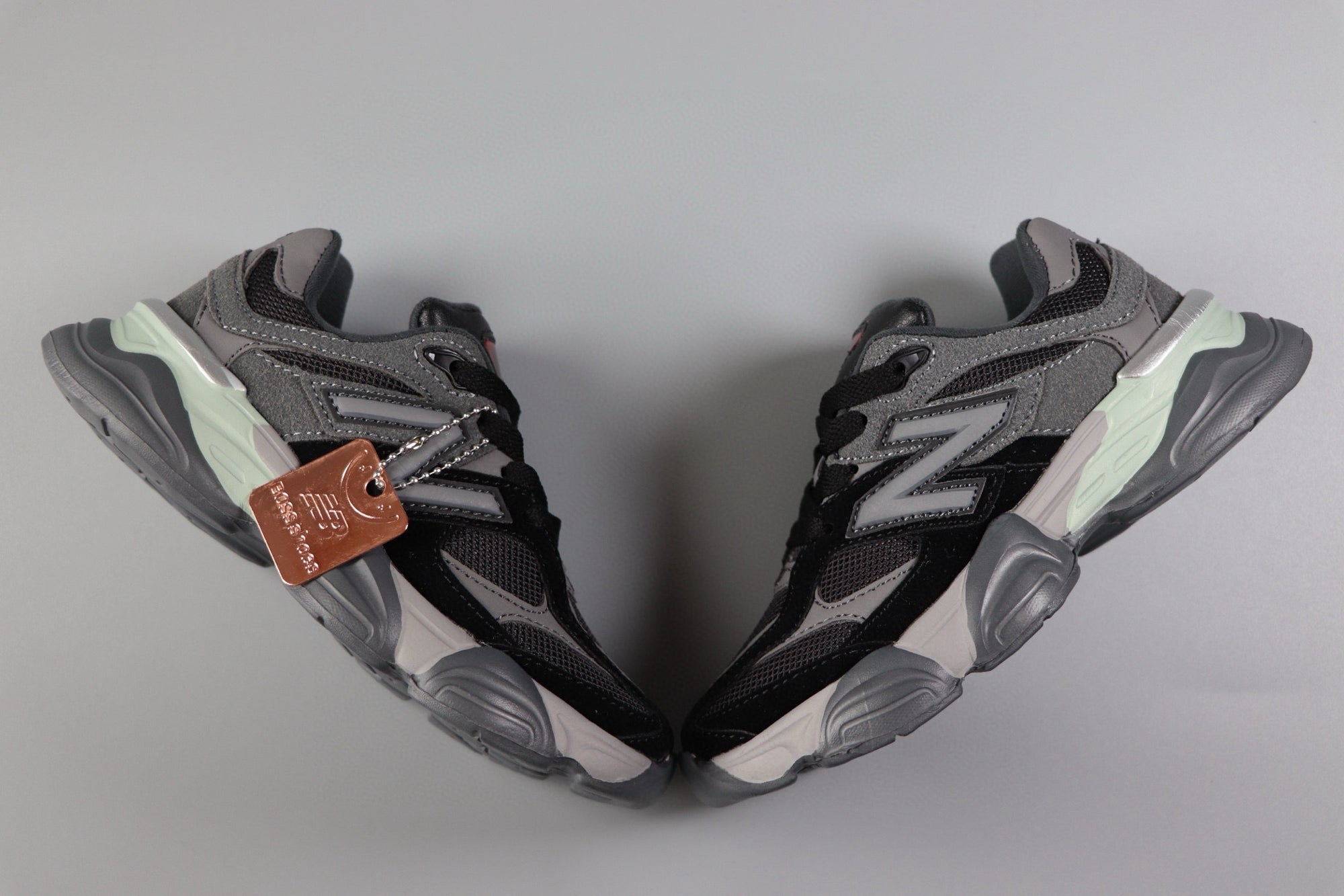 New Balance black infantil