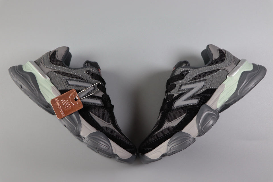 New Balance black infantil