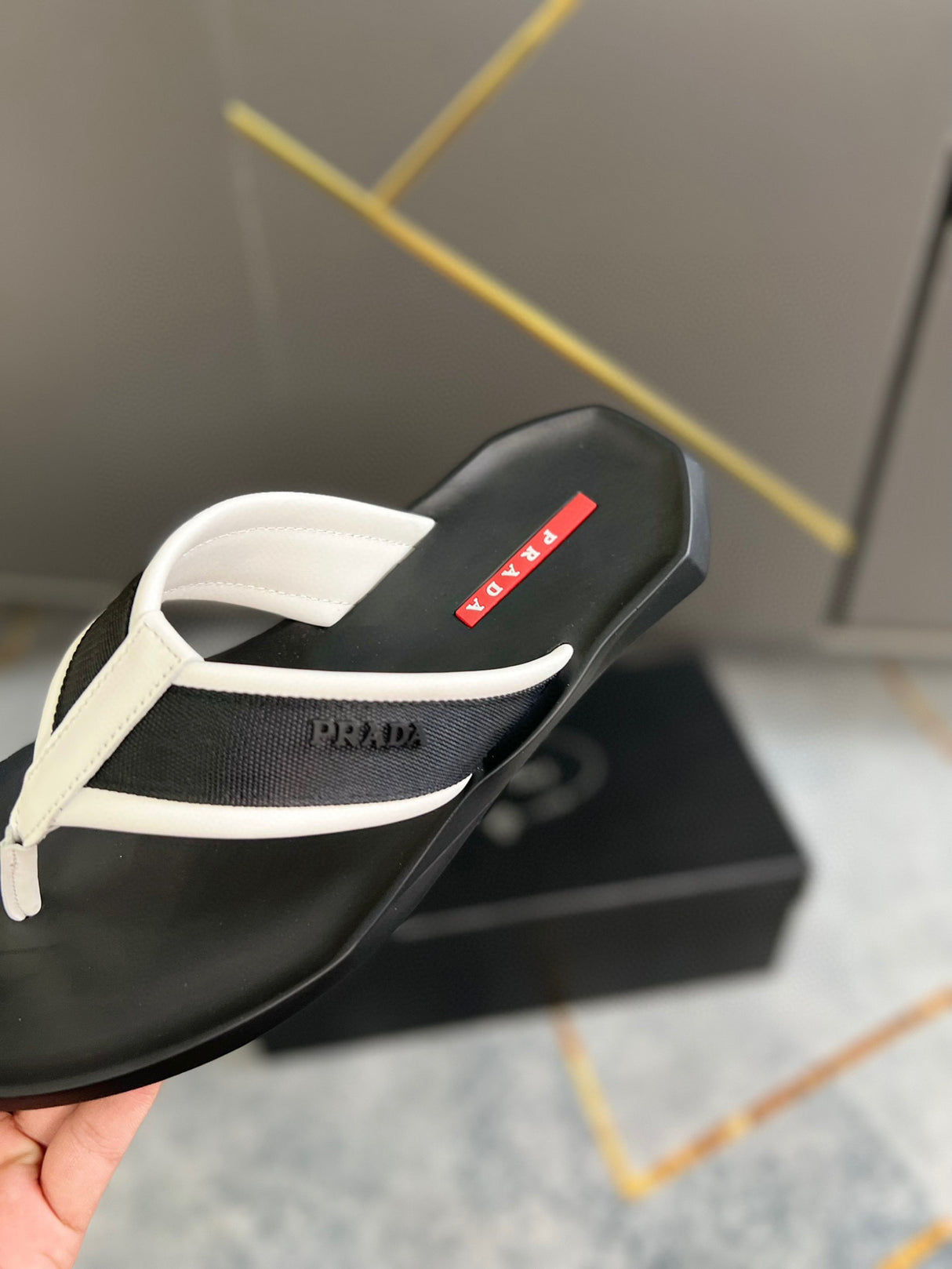 Prada Chinelo