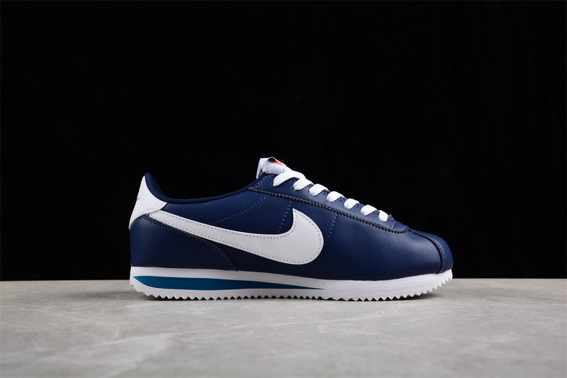Nike Cortez Azul e branco .