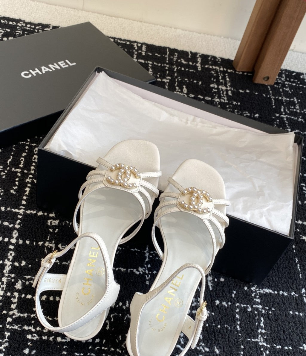 Chanel Interlocking CC Strappy Block Heel Sandal White. Salto 4,5 cm.