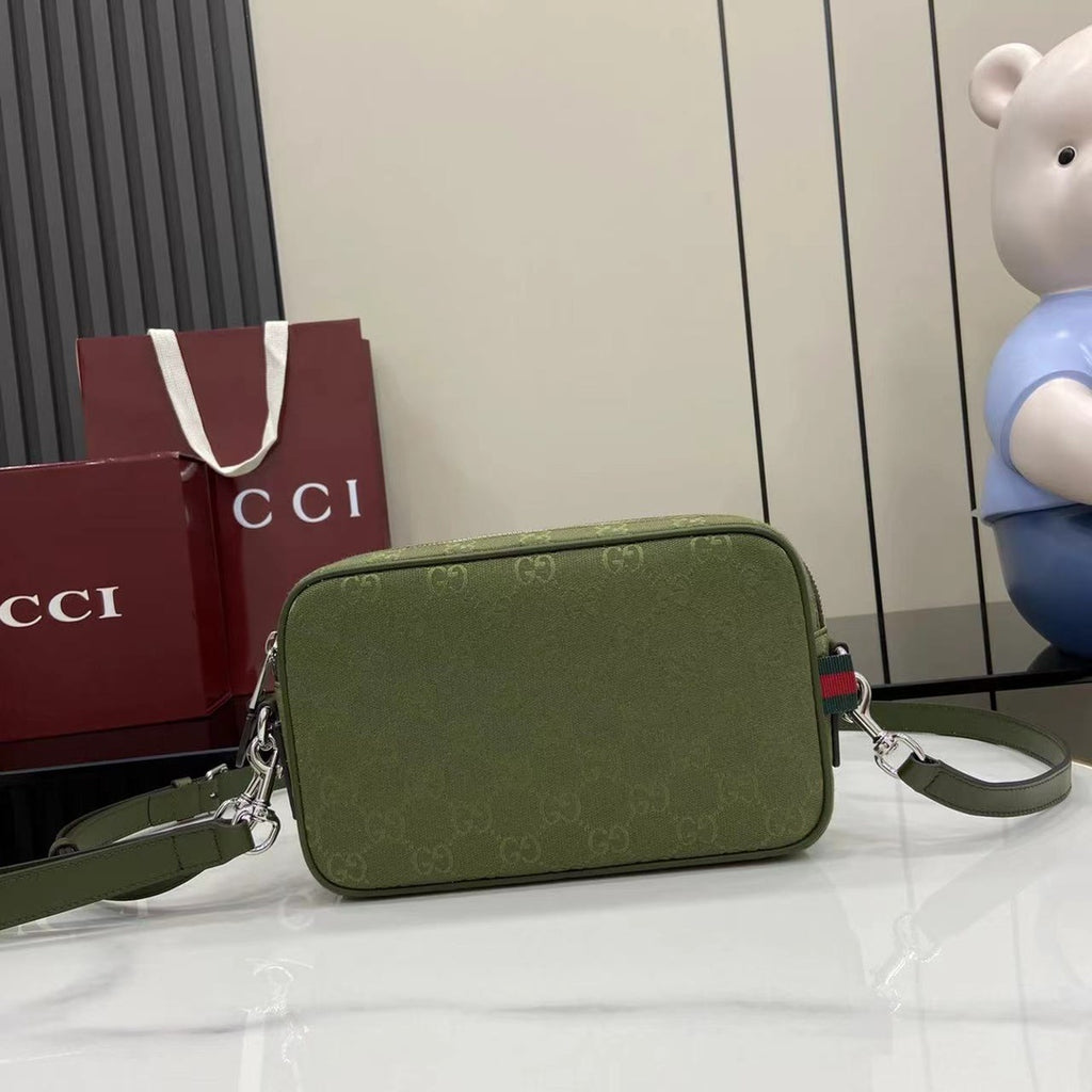 Gucci GG Supreme Small Camera Bag Green