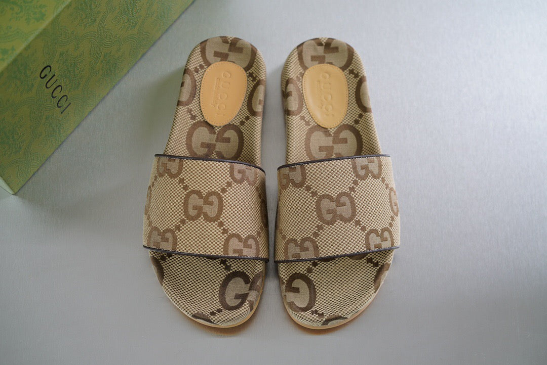 Gucci maxi GG canvas slide sandal (Pronta entrega)