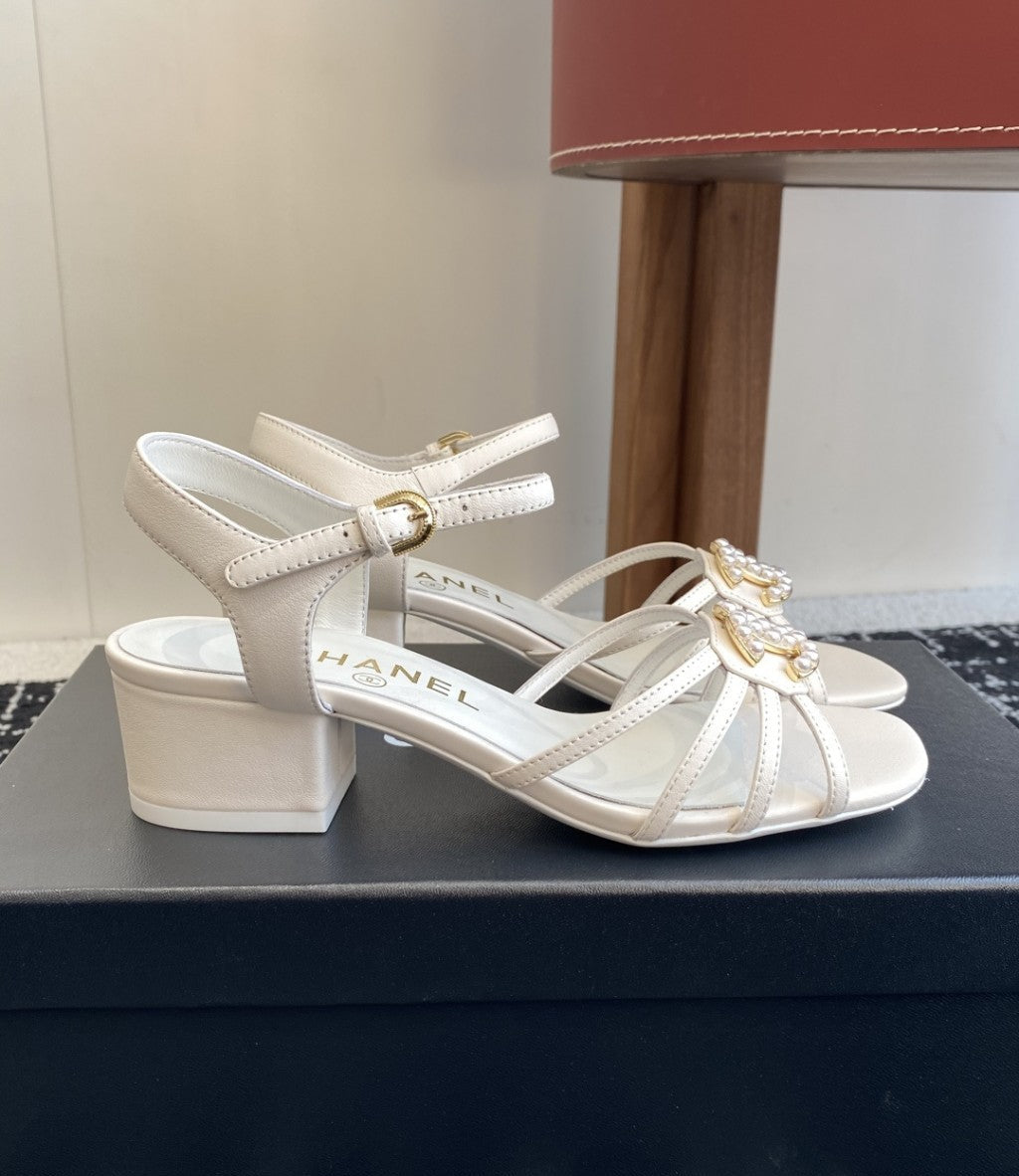 Chanel Interlocking CC Strappy Block Heel Sandal White. Salto 4,5 cm.