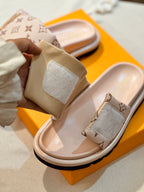 Chinelo Louis Vuitton Meia-pata Pool Pillow Bleu Clair