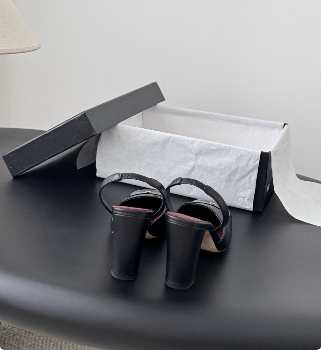 Chanel Slingback Block Heel  Black  Patent. Salto 9 cm.